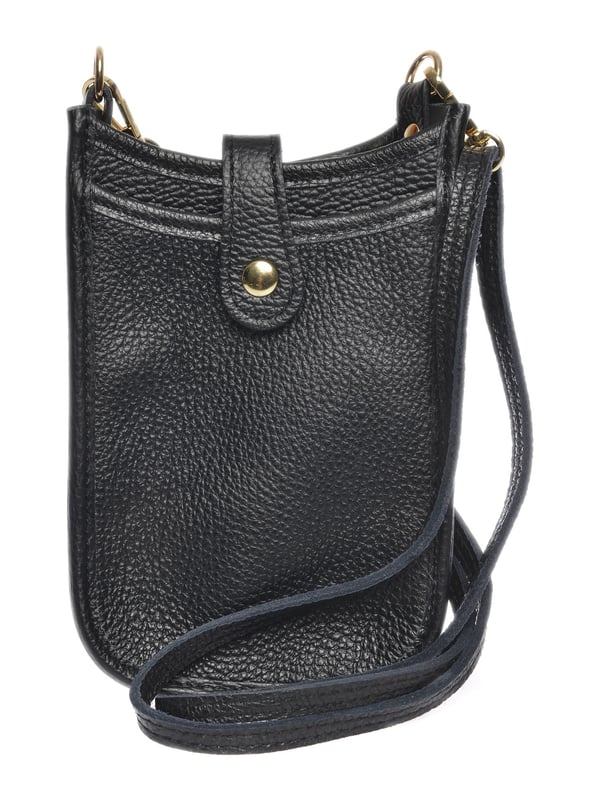 Crossbody tas
100% rundleer
Knoopsluiting aan de voorkant
Afmetingen : 17,5x11,5x2 cm
Schouderriem: 120cm verstelbaar