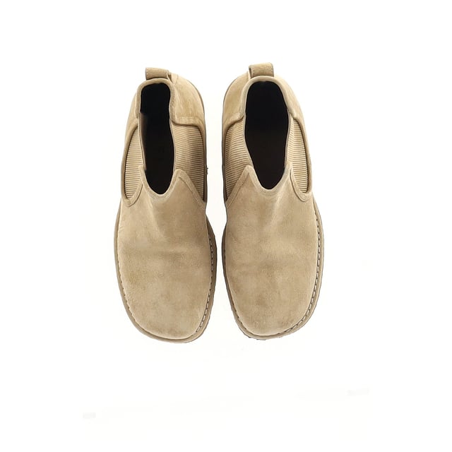 VINTAGE, RRP AS NEW
Indulge in luxurious comfort and style with the Loewe Chelsea Boots in Beige Suede. Impeccably crafted from sumptuous beige suede, these boots embody timeless elegance and sophistication. The iconic Chelsea boot silhouette is enhanced by Loewe's signature attention to detail, offering a perfect balance of classic design and modern sensibility. 

Loewe Chelsea Boots in Beige Suede
Material: Suede
Color: Beige 
Size: EU40
Condition: Very good
Sign of Wear: Light wear throughout
SKU: 365773