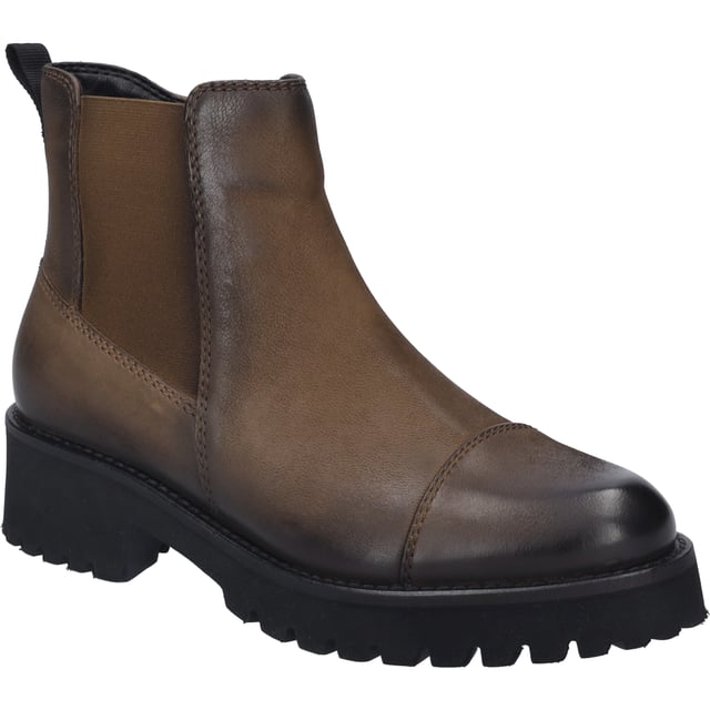 Die Sallina 06 Stiefelette von JOSEF SEIBEL repräsentiert in ihrem edlen cognacfarbenen Gewand nicht nur eine zeitlose Eleganz, sondern steht auch für den unverkennbaren Tragegenuss, den man von einer renommierten Bequemschuhmarke erwartet. Gefertigt aus feinstem Nubukleder, das sorgfältig aus Rindsleder ausgewählt wurde, spiegelt dieser Damenschuh die Hingabe der Marke wider, Qualität und Langlebigkeit mit modernem Komfort zu verbinden. Die schwarze Sohle, hergestellt aus EVA, einem Material, das Leichtigkeit und Flexibilität verspricht, ist grob strukturiert, um auch auf Outdoor-Abenteuern optimalen Halt zu bieten. Eine Besonderheit dieser Stiefelette ist die AGO-Fertigungsart, die eine leichte und formbeständige Machart gewährleistet, indem das Lederoberteil mit der Innensohle verklebt und anschließend die Laufsohle aufgebracht wird. Dies verdeutlicht die moderne Interpretation traditioneller Schuhmacherkunst, die JOSEF SEIBEL so einzigartig macht. Die Möglichkeit, das Mikrofaser-Fußbett auszutauschen, erlaubt es, ein individuelles orthopädisches Fußbett zu verwenden, um den Tragegenuss weiter zu personalisieren. Mit einem Blockabsatz von 4,5 cm Höhe ist die Stiefelette nicht nur ein optischer Hingucker, sondern bietet auch einen angenehmen Laufkomfort. Geeignet für die Herbstsaison, lässt sich die Sallina 06 ideal zu Streetwear kombinieren und ist der perfekte Begleiter für vielfältige Freizeitaktivitäten. Der Reißverschluss erleichtert das An- und Ausziehen und unterstreicht den praktischen Aspekt dieses Modells. In der Produktlinie Josef Seibel verankert, verkörpert diese Stiefelette modernen Komfort und Perfektion in Passform und Funktion, hergestellt aus hochwertigen Materialien, die fern von der Fast Fashion-Bewegung, für Slow Fashion und Nachhaltigkeit stehen.