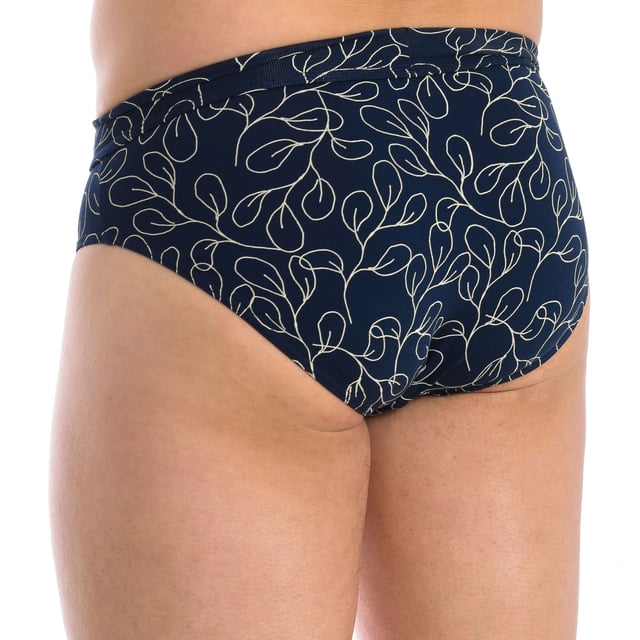 Pack-2 Slips Abanderados.
 Elastic rubber waistband, with engraved name.
 Breathable fabric.
 Anatomical front, with the ability to hold without squeezing.
 Seams seen in tone.
 Composition: 93% Viscose, 7% Elastane
 Care:
Wash at max temperature 30º.
 - Do not use bleach.
 - Do not use dryer.
 - Do not iron.
 - Do not dry clean.