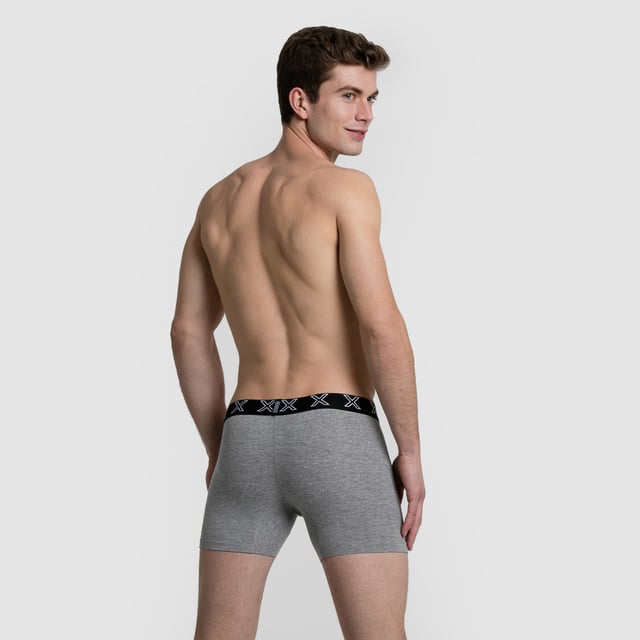 Pack-2 Boxers Casual Munich.
Color Gris-granate
Cinturilla de goma elástica, con el logo de la firma bordado consecutivamente.
Tejido cómodo y transpirable.
Nombre de la marca estampado en la parte delantera inferior.
Costuras vistas a tono.

Composición:  79% Algodón -15% Viscosa - 6% Elastano

 Instrucciones de lavado:
-Lavar a temperatura máx. 40ºC.
-No usar lejía.
-Admite lavado en seco.
-Permite utilizar secadora.
-Planchar a temperatura máx. 130ºC.