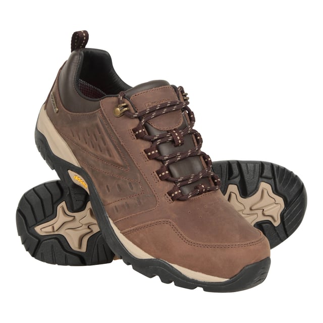Upper: Crazy Horse Leather. Midsole: Phylon. Outsole: IsoGrip. 5 Eyelets. Fabric Technology: Flexible, Lightweight, Water Resistant, Waterproof Membrane. Cushioned, Pull Tab. Flat Heel. Cut: Low Cut. Design: Contrast Detail, Logo. Toe Style: Round. Fastening: Lace Up.