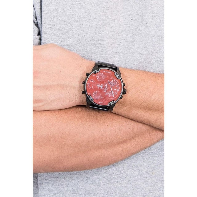 Brand:DieselModel:DZ7395Barcode Number:698615119639Gender:Men'sCase Size:57mmCase Colour:Case Colour: BlackCase Material:Case Material: Stainless SteelDial Colour:Dial Colour: Black Ombre (Four Time Zone)Band Material:Band Material: Stainless SteelBand Colour:Band Colour: Black PVDMovement:QuartzChronograph:NoWater Resistance:3 ATM