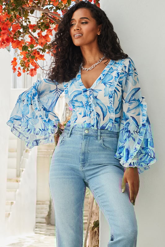 If in doubt, nice top
Crafted from the prettiest chiffon fabric
Voluminous fluted sleeves for a gorgeous silhouette
Ruffle trims amplify the dreaminess
Cut to pair perfectly with jeans or linen trousers
We love it with white denim and a raffia bag