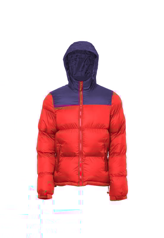Met deze jas presenteert Mo een gewatteerde en daardoor heerlijk warme gewatteerde jas in trendy bicolor-look. Het comfortabele materiaal heeft een glad handvat met een grote capuchon en zijzakken met ritssluiting die ruimte bieden voor kleine spullen en warmte voor je handen. Een trekkoord in de zoom en verstelbare mouwuiteinden ronden het harmonieuze ontwerp af.  Jas