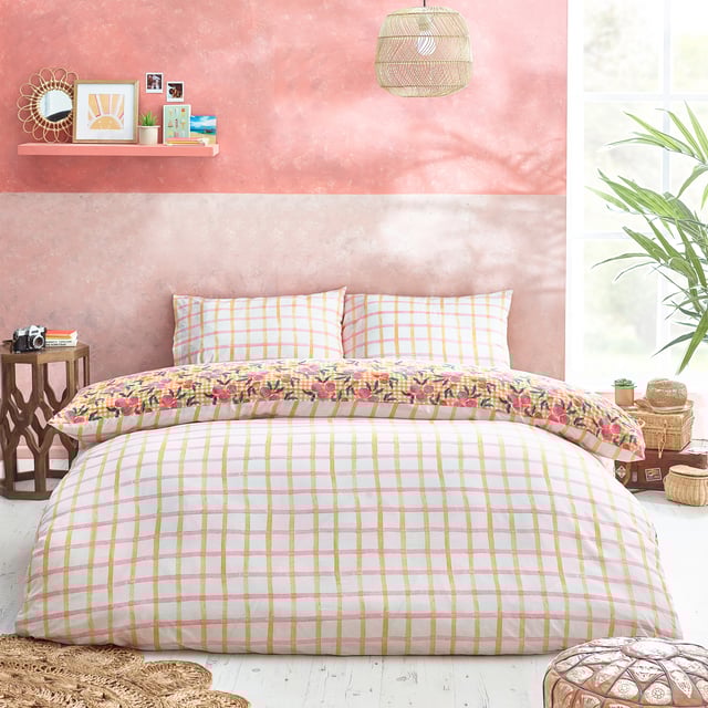 Make a statement with the Juicy duvet set. Featuring juicy peaches on a gingham base. The colour continues to the reverse with pink and yellow gingham design so you can switch the look when you need to.