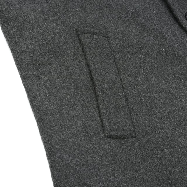 [Materialpflege]

HERVORRAGENDES MATERIAL – 30 % Wolle, 70 % Polyester. Es ist bequem, atmungsaktiv, weicher, glatter, leichter zu waschen und behält seine Form. Es atmet frei und nimmt Schweiß auf.

PFLEGEHINWEISE – Chemische Reinigung wird empfohlen; Handwäsche ist möglich, jedoch mit kaltem Wasser.

VIELSEITIGER ANLASS – Es eignet sich für viele Anlässe, wie den Alltag, Geschäftstreffen, modische Partys, jeden großen Feiertag usw.

[Paket]

1 * Mantel