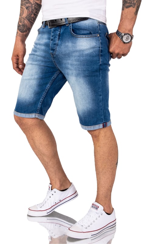 Bei Rock Creek finden Sie kurze Jeanshosen in allen Größen und vielen Farben. Shoppen Sie bei uns zum Bespiel Denim Shorts im klassischen 5-Pocket-Style, mit Gürtelschlaufen und einer coolen Waschung! Sie finden bei Rock-Creek eine breite Produktpalette an Blue Jeans, aber auch an grauen und schwarzen Modellen. Kombinieren Sie die lässigen Jeansshorts von Rock-Creek mit einem farbenfrohen Printshirt und schon geht es ab zum Strandspaziergang!