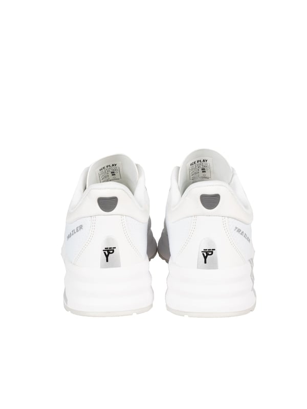 Atadas con cordones, estos zapatos aseguran un ajuste perfecto al pie, lo que los hace extremadamente cómodos y estables para el uso diario.

La punta redonda da a los zapatos un aspecto clásico que combina perfectamente tanto con estilos informales como más elegantes.

En la lengüeta, el logo de la marca está sutílmente grabado, lo que añade un carácter único a los zapatos y resalta su originalidad.

En los laterales, el nombre de la marca está cuidadosamente colocado, lo que no solo es un elemento decorativo, sino que también demuestra la alta calidad de la fabricación y la atención al detalle.

La suela con logo no solo es un acento estilístico, sino que también proporciona excelente adherencia y durabilidad, haciendo que los zapatos sean adecuados para diversas condiciones.

Hechos de tela de alta calidad y cuero ecológico, los zapatos no solo son elegantes, sino también amigables con el medio ambiente, lo que los convierte en una excelente elección para consumidores conscientes.

Empaquetados en una caja de la marca, estos zapatos son una idea de regalo ideal que seguramente encantará a cualquier aficionado a los accesorios modernos y funcionales.