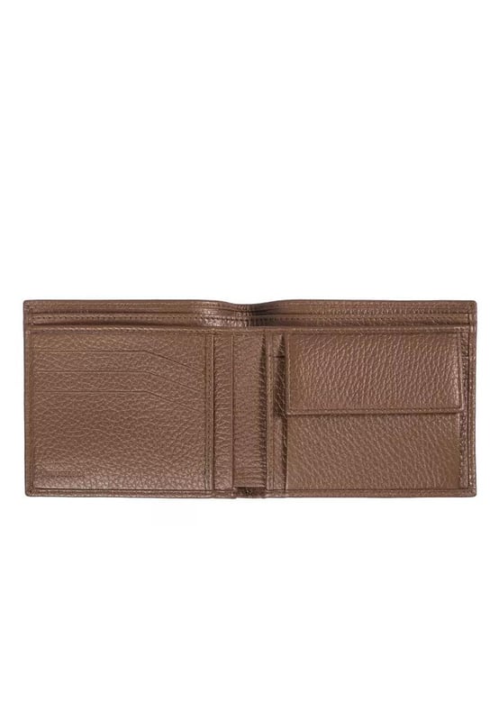 Mens wallet in tumbled leather
  Book-style opening
  Coin compartment and card holder
  Dimensions: 13x16x3
  Stylish and practical design
Material: 100% Leather