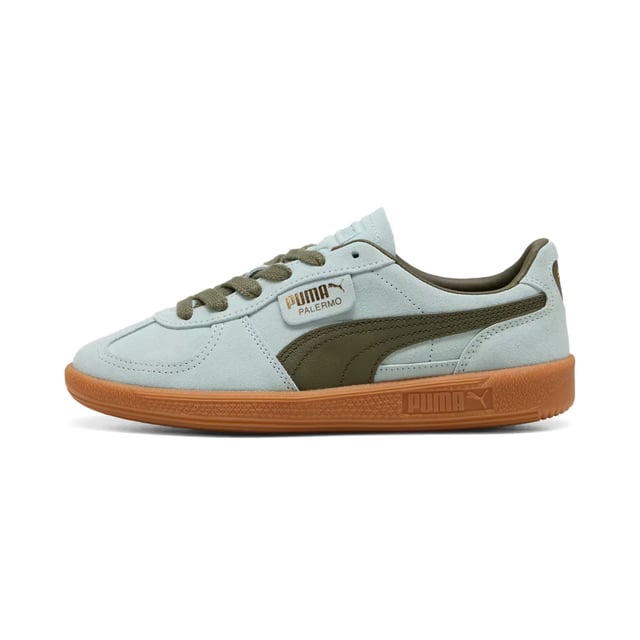 Sneaker gemaakt van een eersteklas leren bovenwerk, met een suède Formstrip, T-teen en hiel overlay voor een klassiek, stijlvol ontwerp. Afgewerkt met een duurzame rubberen zool voor betrouwbare grip en langdurig gebruik.