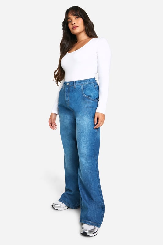We've got your dream jeans covered with this latest pair from our plus size jeans collection. Made from a rigid denim that can be dressed up or down, these wardrobe staples are made with extra fabric to ensure the perfect fit. Pair with a relaxed-fit hoodie for off-duty days or team with a sparkly top and statement heels for a killer jeans-and-a-nice-top combo. Want more inspo? When it comes to versatile denim, plus size high waisted jeans are a perfect to show off your curves and flatter your waistline, just wear them with cropped jumpers or oversized t shirts. Style: Boyfriend JeansFabric: Woven