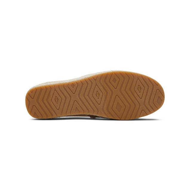 Use your platform. We have no doubt the Valencia will be put to good use - its all-day comfort comes from the OrthoLite insole and padded heel, while its effortless style comes from the espadrille platform and easy slip-on silhouette.