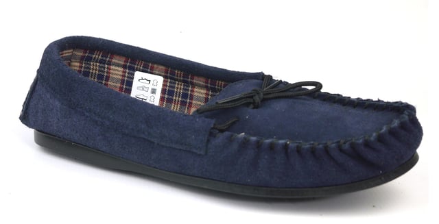 Genuine Made in England Suede cotton lined Moccasins Slippers with rubber sole. Material: Suede slipper with textile Lining.  A quality made in england moccasins slippers for mens. These Suede Moccasin Slippers are fully lined and feature a Suede Upper . Sole: Rubber outdoor Sole. These slippers are supplied in a clear plasic bag.