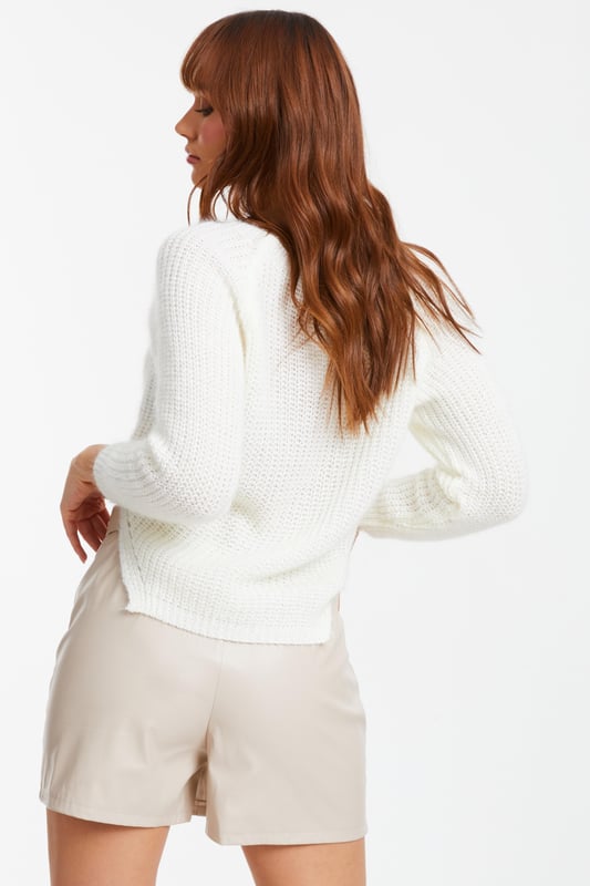- Cable knit - Round neckline - Long sleeve - Split hem - Model height 5' 7 - Model wears size: s - Always check the wash care label, cool hand wash with mild detergent