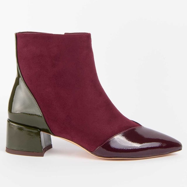 Women's ankle boots. Comfortable fit. Cushioned natural leather insole. Manufactured by other brands for our brand. Approximate measurements: 5 cm heel, 14 cm high heel and 12 cm wide heel.