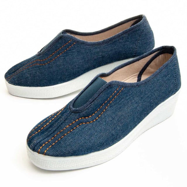 Hechas en España. Zapatilla confortable para mujer. Fabricada en los mejores materiales. Suela antideslizante. Cosido reforzado. Plantilla acolchada. Baja huella de carbono.
