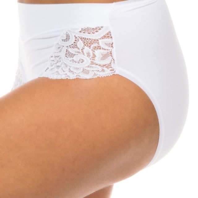 Panties Janira
 Medium size.
 Elastic waistband.
 Made of microfiber with lace fabric on the sides.
 Intimo Janira guarantees maximum comfort and quality of its garments by choosing the best fabrics and offering the designs that best adapt to the style of each woman and the needs of each moment.
 Inner lining.
 Seams seen in tone.
 Composition: 89% Polyamide, 11% Elastane
 Care:
Wash at a maximum temperature of 30º.
 -Do not use bleach.
 -Do not use an iron.
 -Do not use dryer.
 -Do not dry clean.