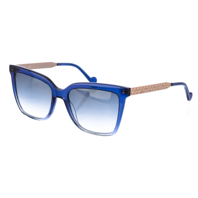 Gafas de sol de mujer, con montura de acetato.
Color Marino
Montura con forma ovalada.
Lentes de color azul claro
Patillas de metal con detalles de la marca y acabado en acetato.
100% Protección UV. 
Cristales antirreflejo.
Incluye los certificados de autenticidad y garantía. 

Medidas:  Medidas: Alto lente: 50 mm. Ancho lente: 55 mm. Puente: 18 mm. Patillas: 145 mm.

Limpieza y manutención:
- Limpiar las gafas con agua y jabón (neutro).
- No utilice paños sucios o abrasivos, que puedan alterar las características de los filtros.
- Utilice solo accesorios y repuestos originales.