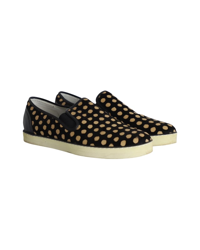 VINTAGE, RRP AS NEW
Polka-dot detail adds a playful touch to these slip-on sneakers by Bottega Veneta. Designed in pony-style calfskin leather and finished with an elastic panel on the vamps for easy slip-on and off. A stylish everyday casual sneaker you can pair with jeans and day dresses alike.

Bottega Veneta Polka-dot Pony-style Slip-on Sneakers in Black Calfskin Leather
Condition: Excellent
Sign of wear: No visible defects
Material: Calfskin leather
Color: Black
Size: IT38.5 / UK5.5 / US8.5
SKU: 286855