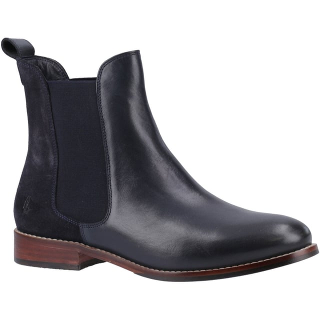Hush Puppies Colette Wildleder Damen Navy Stiefel Eine großartige, trendige Wahl für jeden Tag, aber im klassischen Chelsea-Stiefel-Stil. Dank des bequemen Textilfutters und der Innenausstattung aus Memory-Schaumstoff bleiben Sie in unserem Colette-Stiefel komfortabel.