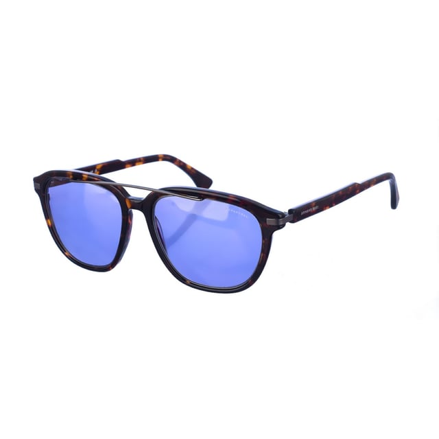 Gafas de sol Armand Basi con montura de acetato.
 Color Habana
 Forma rectangular.
 Lentes de color Azulado
Detalle metalico en la parte superior de la montura.
 Patillas de acetato a tono, con el nombre de la marca grabado.
 100% Protección UV. 
 Cristales antirreflejo.
 Incluye una funda de tela de protección.
Los colores reales del producto pueden variar ligeramente con respecto a los colores que muestra su monitor.
 
 Medidas  Ancho lente: 55 mm. Puente: 17 mm. Patillas: 145 mm.
 
 Limpiar las gafas con agua y jabón (neutro).
 - No utilice paños sucios o abrasivos, que puedan alterar las características de los filtros.
 - Utilice solo accesorios y repuestos originales.