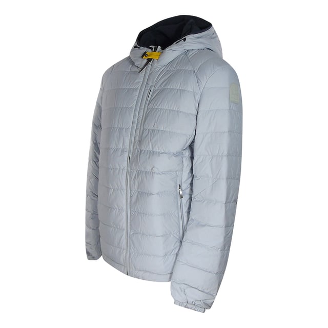 Mantente abrigado y elegante con la chaqueta azul de Parajumpers. Este lujoso abrigo esta confeccionado con un tejido ligero y aislante que retiene el calor y protege contra los elementos. No sacrifiques el estilo por la comodidad: !haz una declaracion!, Relleno: 90% plumon de pato, 10% plumas de pato, Material superior: 100% poliester, corte estandar, cierre de cremallera, azul, chaqueta de plumas, abrigo azul