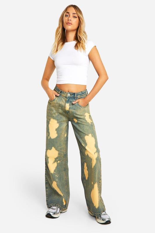 Perfect for a new season update, the wide leg jean is your chance to make an effortless fashion statement when it comes to denim-led outfits. Anything but basic, our high waisted wide leg jeans are made from rigid denim, making them the perfect quality jean for day-to-day 'fits. Step out in retro-inspired wide jeans teamed with a basic white tee and oversized blazer for a look that brings vibes to all your plans. You in a wide leg... we can see it already.Style: Wide Leg JeansFabric: Cotton