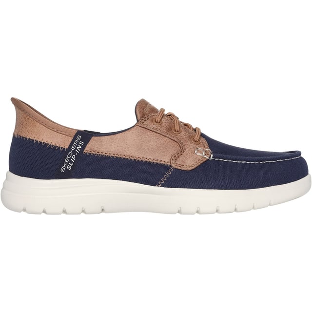 On-the-GO Flex - Palmilla Boat Shoe Step-in to convenient nautical comfort and cushioning wearing Skechers Hands Free Slip-ins On-the-GO Flex - Palmilla. This casual boat shoe style features a Skechers Air-Cooled Memory Foam insole and a hands-free moulded heel panel.