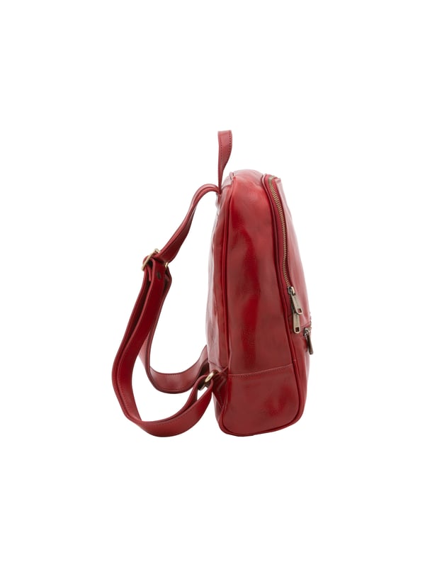 Bolso bandolera para mujer. El cierre es con cremallera. Los bolsillos internos son uno con cremallera. Los bolsillos externos son uno frontal con cremallera y otro trasero con cremallera. La bandolera es ajustable en piel. El mango es de piel. Hay un compartimento interno. El material exterior es auténtica piel de vacuno. Internamente está forrado en algodón. Medidas: 30x36x12 cm. Hecho en Italia