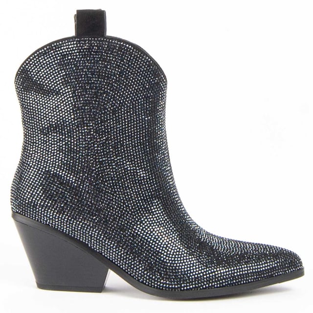Botín cowboy de tacón para mujer. Calce cómodo. Plantilla acolchada de piel natural. Fabricado por otras marcas para nuestra marca. Medidas aproximadas: 6 cm de tacón, 17 cm alto de caña y 12 cm ancho de caña.