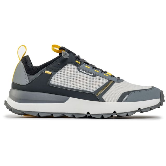 Recorre los senderos o explora la naturaleza de tu zona con las zapatillas Tropicfeel At X, confeccionadas con poliéster reciclado y suelas de goma duraderas de 3,5 cm. Estas zapatillas para correr resistentes al agua y de secado rápido, con tecnología sin olores, cuentan con un sistema de cordones Sprint y plantillas extraíbles para mayor comodidad. Perfectas para los aventureros con conciencia ecológica, son veganas y encarnan tanto el estilo como el compromiso con la sostenibilidad.