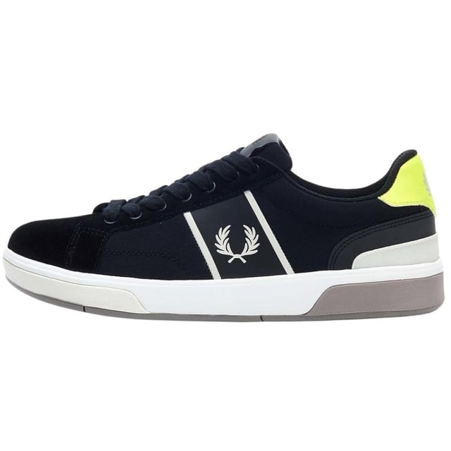Fred Perry B9171 102 zwarte sneakers