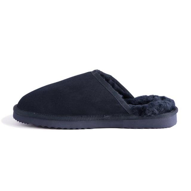 DETALLES Zapatilla acogedora, cómoda y fácil de poner Forro de lana de piel de oveja australiana genuina de primera calidad superior Cuero de primera calidad Parte superior de gamuza con plantilla de piel de oveja australiana Procesamiento ecológico y de origen sostenible Zapatilla de piel de oveja unisex: se puede usar de día y de noche Talla unisex Suela de EVA suave: extra Amortiguación y ligereza Piel de lana firme para una calidez superior.