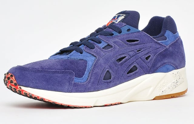 <p class='MsoNormal'>These Asics Gel DS Trainer OG shoes take inspiration from a lightweight running shoe from '95, updated with a vintage style upper in suede leather with the signature Asics stripes embossed in the sidewall</p><p class='MsoNormal'>The bi-density DuoMax foam in the midsole provides reliable cushioning with every step combined with super comfy, slip-in design offering a barefoot feel whilst reducing irritation. Finished with the DuoSole outsole system for enhanced grip and traction on various surfaces</p><p class='MsoNormal'>Premium suede leather upper</p><p class='MsoNormal'>Textile Tongue</p><p class='MsoNormal'>Bi-density DuoMax foam midsole</p><p class='MsoNormal'>DuoSole outsole system</p><p class='MsoNormal'>Original on-trend vintage design</p><p class='MsoNormal'>Padded heel collar</p> <p class='MsoNormal'>Asics branding throughout</p>