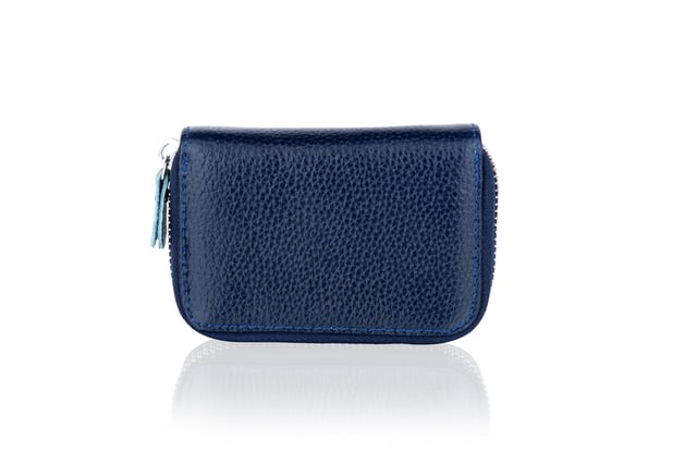 MADE IN ITALY - This is a petite Italian leather purse with x 1 main silver zipped compartment which opens the purse and a further x 12 internal credit card slots once open. The main zip has a matching leather pulley on the end of the zip handle. The leather has a grainy effect and is smooth and of high quality hide yet robust. Dimension: H(8.0cms), L(11.0cms), D(3.0cms).