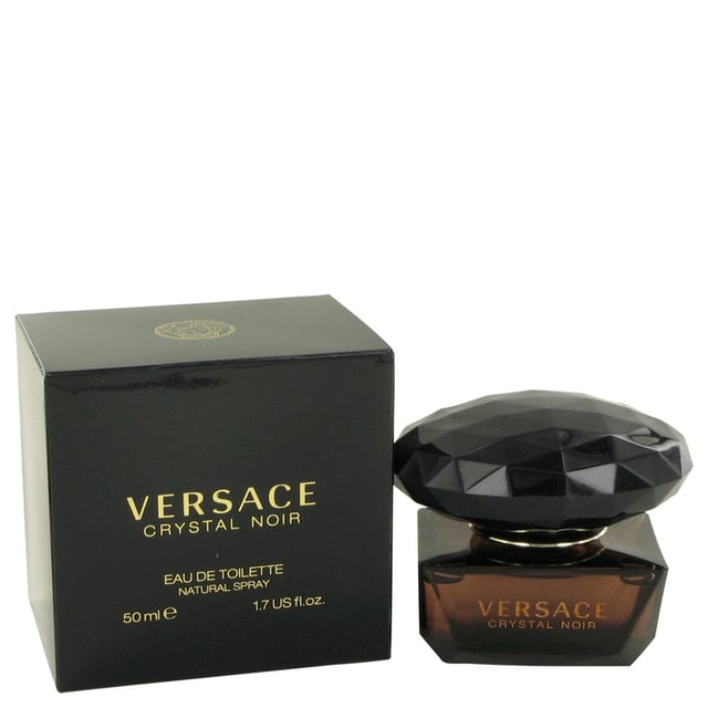 Crystal Noir Parfum von Versace, Crystal Noir ist der äußerst feminine Duft von Versace, der 2004 eingeführt wurde. Eine verführerische, sinnliche und doch süße Komposition aus Gardenie, Pfingstrose, Amber, Sandelholz und Orangenblüte, die jede Frau elegant fühlen lässt.