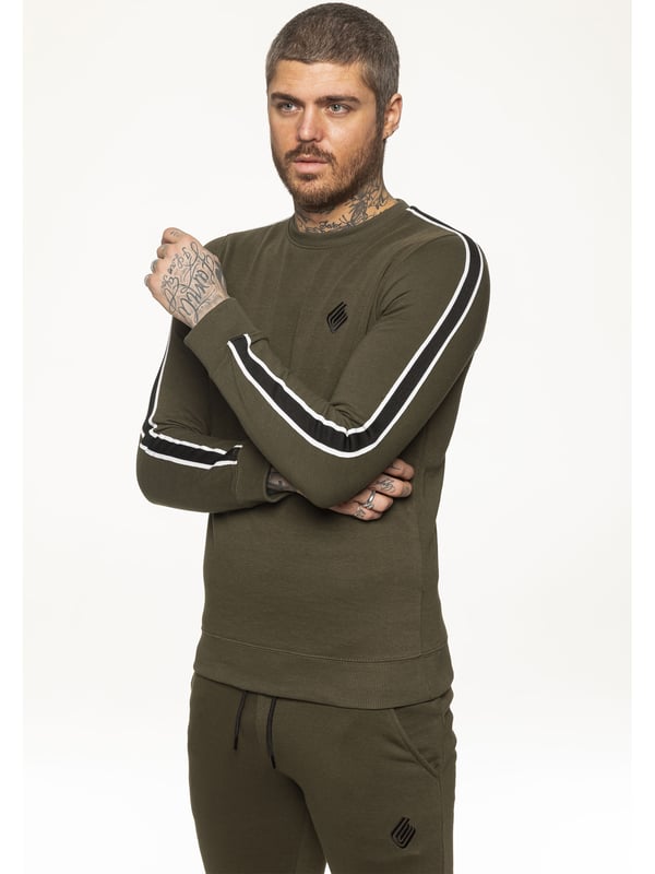 Aktualisieren Sie Ihre Freizeitgarderobe mit diesen Enzo-Sweatshirts für Herren. Mit Markenstickerei auf der Brust, 2-farbigem Tape-Detail, geripptem Kragen, Manschetten und Bund, gebürstetem Fleece auf der Innenseite.