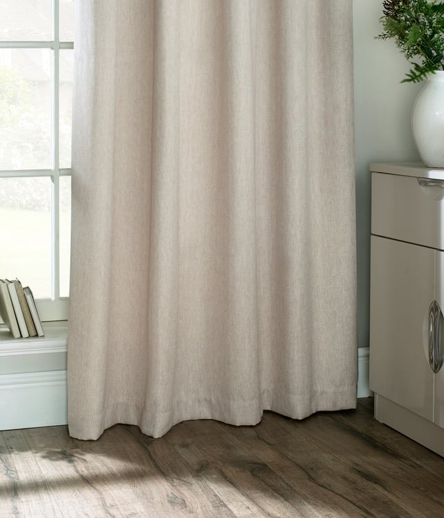 Add a cosy yet contemporary look to your décor with this modern and classic curtain set, which features a subtle herringbone weave. Made with a luxurious lightweight wool-like woven fabric holds outstanding durability and wrinkle resistance as well as having strong rustic colours that will compliment any interior. These curtains are perfect to keep your home warm in winter and cool in summer.