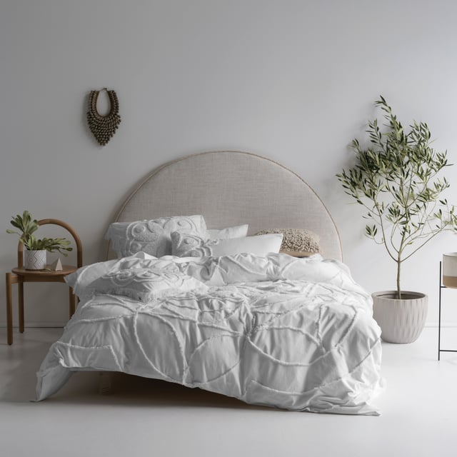 A beautiful medallion design in our soft cotton chenille, this bedlinen creates a stunning story in white. Perfect for layering with lots of other cosy and tactile accessories for the ultimate Boho boudoir.