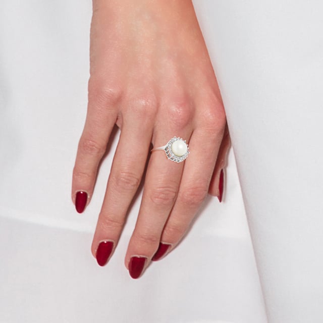 925 Sterling Silver Ring Rhodium Plated Omgivande Oxiderad med en Äkta Sötvattenskulturpärla 8mm - Vit Färg - Våra smycken är tillverkade i Frankrike och levereras i en presentförpackning tillsammans med ett äkthetscertifikat och internationell garanti
