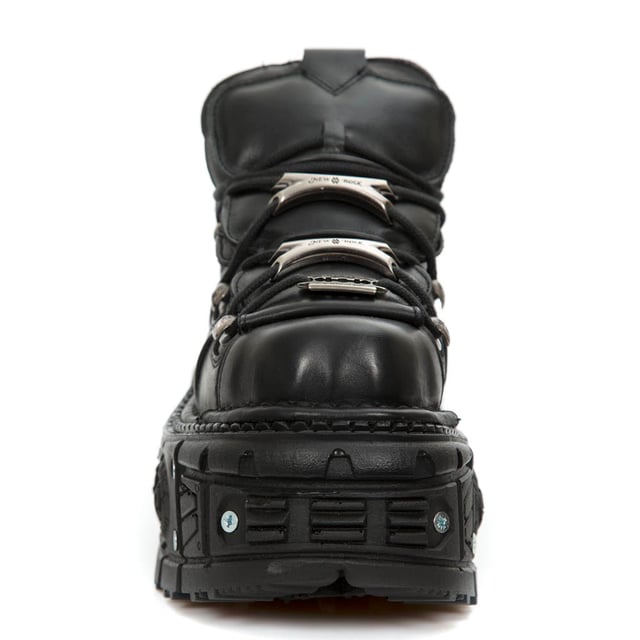 Dieser Stil von Lederstiefeletten ist zum Synonym für den Namen New Rock und die Qualität und den Stil geworden, für die New Rock international bekannt ist. Ein ausgeprägtes Metallmotiv ist diesen Schuhen durch Zusätze wie New Rock-Markenverzierungen an den Schnürsenkeln, Metallschraubendetails in den Sohlen und metallische Markengravuren an der Ferse verliehen, die alle zu einem stilvollen Gothic-Thema beitragen. Für einen kühnen und modernen Touch sind der Absatz und die Sohle aus Gummi auf eine Höhe von 10 cm bzw. 8 cm erhöht, was diesen Stiefeln eine herausragende Autorität verleiht, die Ihnen einen auffälligen Auftritt verleiht. Wie immer bleibt New Rock seinem Ruf für Perfektion treu und zeichnet sich bei diesem Paar Stiefel durch Qualität, Stil und Komfort aus. • Absatzhöhe – 10 cm • Plateauhöhe – 8 cm • Schafthöhe – 11 cm • Schwarze Schnürsenkel mit Metall Verzierungen • Sohlenmaterial – PU-Ultra • Außenmaterial – Rindsleder