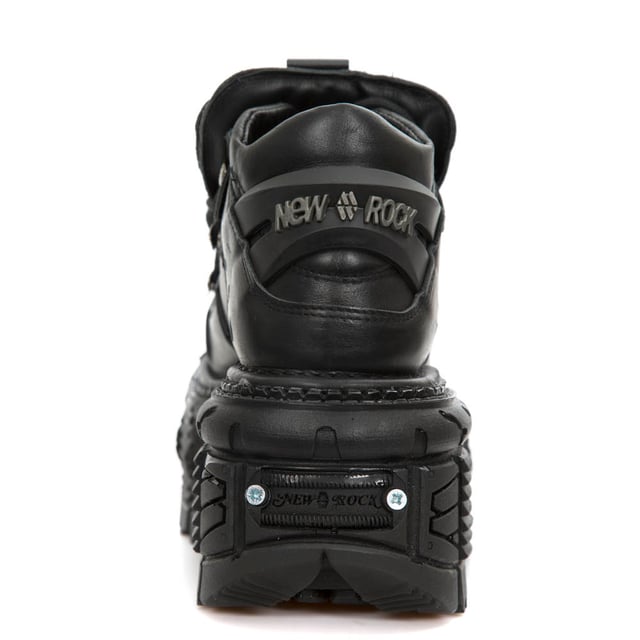 Dieser Stil von Lederstiefeletten ist zum Synonym für den Namen New Rock und die Qualität und den Stil geworden, für die New Rock international bekannt ist. Ein ausgeprägtes Metallmotiv ist diesen Schuhen durch Zusätze wie New Rock-Markenverzierungen an den Schnürsenkeln, Metallschraubendetails in den Sohlen und metallische Markengravuren an der Ferse verliehen, die alle zu einem stilvollen Gothic-Thema beitragen. Für einen kühnen und modernen Touch sind der Absatz und die Sohle aus Gummi auf eine Höhe von 10 cm bzw. 8 cm erhöht, was diesen Stiefeln eine herausragende Autorität verleiht, die Ihnen einen auffälligen Auftritt verleiht. Wie immer bleibt New Rock seinem Ruf für Perfektion treu und zeichnet sich bei diesem Paar Stiefel durch Qualität, Stil und Komfort aus. • Absatzhöhe – 10 cm • Plateauhöhe – 8 cm • Schafthöhe – 11 cm • Schwarze Schnürsenkel mit Metall Verzierungen • Sohlenmaterial – PU-Ultra • Außenmaterial – Rindsleder