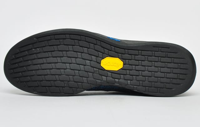 <p>The New Balance Minimus Prevail is a versatile cross trainer which is at home in the gym as it is for short runs on the streets or down those country lanes. The upper is constructed from engineered mesh with TPU-infused fibres to offer comfortable, flexible support, an external heel counter and an asymmetrical collar made of moulded foam offering a more natural fit. </p><p>Crafted using New Balance's innovative technologies, the minimus Prevail midsole offers excellent cushioning and support with Vibram construction to provide the reliable traction and ground feel you need to maintain a natural stance during strength training.</p> <p>Whether you're cross-training at the gym, or out for that keep fit run, this shoe really goes the distance.</p> <p> - Lace fastening front</p> <p> - Breathable engineered textile upper</p> <p>- Customised lace closure</p> <p>- External heel counter</p> <p>- Removeable cushioned insole</p> <p>- Soft padded ankle collar </p> <p>- Revlite midsole delivers superior cushioning</p> <p>- Vibram® outsole delivers unbeatable wear and grip</p> <p>- New Balance branding throughout</p> <p><b> </b></p>