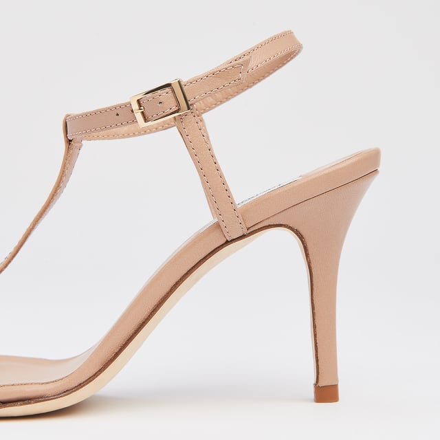 Beige t deals strap sandals
