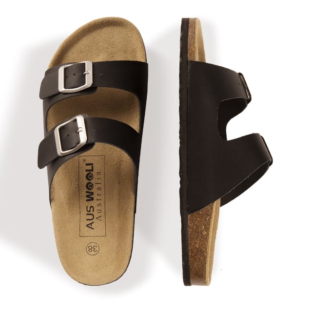 Aus Wooli Australia Sandalias Melbourne unisex Sandalia perfecta para climas más cálidos. talla unisex hasta UK13 Parte superior de cuero genuino suave Plantilla completa de gamuza de cuero de primera calidad Entresuela liviana con acolchado para mayor amortiguación y comodidad Correas con hebilla doble que permiten un ajuste fácil y un excelente ajuste Suela exterior de EVA; muy duradero y liviano. El estilo de moda de la temporada, excelente relación calidad-precio para un producto completamente de cuero. 100% nuevo y de alta calidad, viene en una caja de marca, adecuada para regalar.