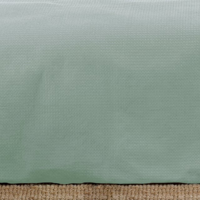 The Waffle duvet set is made of 100% soft cotton, woven on a loom making it a very durable fabric. It’s unique three dimensional design gives it a large surface area to keep you snug and warm on cold evenings while also being breathable for warmer weather. This full bodied duvet set comes with large matching pillowcases complete with an oxford border for that extra touch of luxury. The duvet cover set has a secure button closure while the pillowcases feature a simple envelope closure to keep your pillow safely in place. For the best finish machine wash at 40 degrees. Tumble dry on a low setting and use a hot iron.