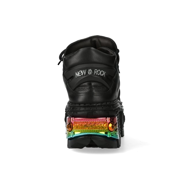 La icónica bota WALL106-S23 pertenece a la popular colección Wall. Está confeccionada con el mejor cuero de vaca combinado con una suela de goma duradera. Estas botas cuentan con cierre de cordones, plantilla acolchada, forro de cuero y encarnan la calidad, el estilo y la comodidad que esperas de New Rock Boots. Estas elegantes botas unisex tienen un tacón de goma de 10 cm para darte una presencia imponente que seguro llamará la atención. El ajuste es excelente, elegante y sexy como se muestra en la imagen. ¿Por qué no comprar algo único, versátil, elegante y diferente? Altura del tacón: 10 cm Altura de la plataforma: 8 cm Altura de la caña: 9 cm Material de la suela: caucho natural Material exterior: piel de vacuno
