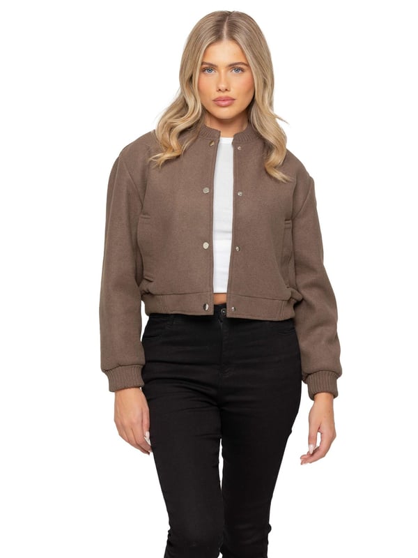 The Women's Wool Bomber Jacket features a stylish ribbed collar and cuffs, complemented by a classic button-up design. Crafted from premium soft fabric, it offers a comfortable and relaxed fit. With two functional side pockets and a cropped silhouette, this jacket blends both style and comfort effortlessly. Made from a high-quality blend of 96% polyester and 4% elastane, it's machine washable for easy care