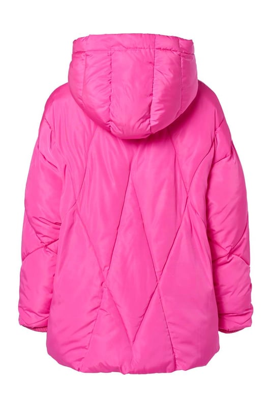 Blijf warm en elegant deze winter met de roze Odda pufferjas! Deze jas biedt zowel comfort als stijl, met een oversized pasvorm die tot op de heup valt. De winterjas is voorzien van praktische steekzakken, een capuchon en verborgen tricot mouwboorden voor extra comfort. De strikkoorden geven een extra stijlaccent, terwijl de zilveren ritssluiting en het ruitpatroon in de stof een verfijnde afwerking bieden. Gemaakt van 100% polyamide en gevuld met 100% polyester, is deze winterjas een waardevolle aanvulling op je garderobe. Draag hem met een blauwe jeans en de zachte Brampton sweater in roze uit de nieuwste collectie van Caroline Tensen by Mart Visser voor een complete look.